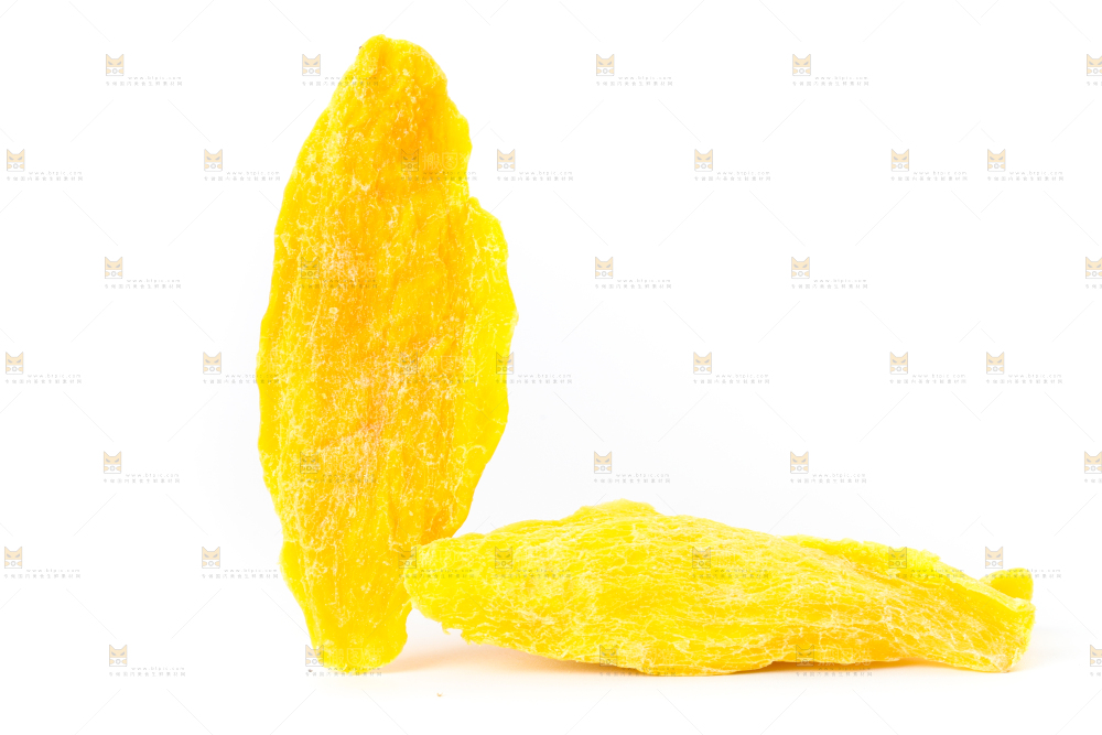白底上摆放着干芒果