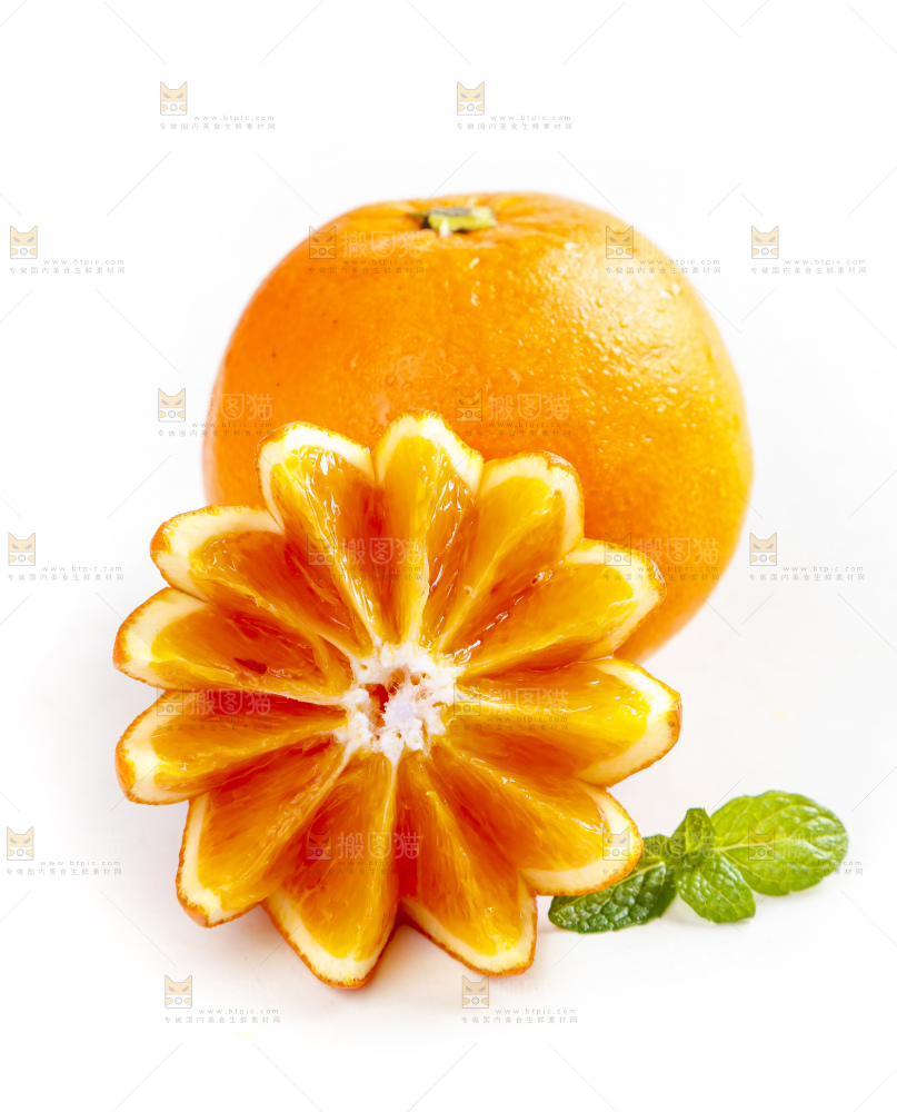 白底上摆放着塔罗科血橙