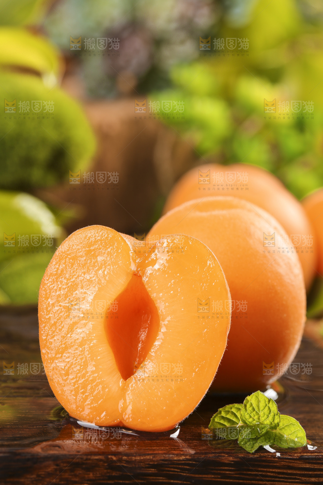 深底上摆放着烟台杏子