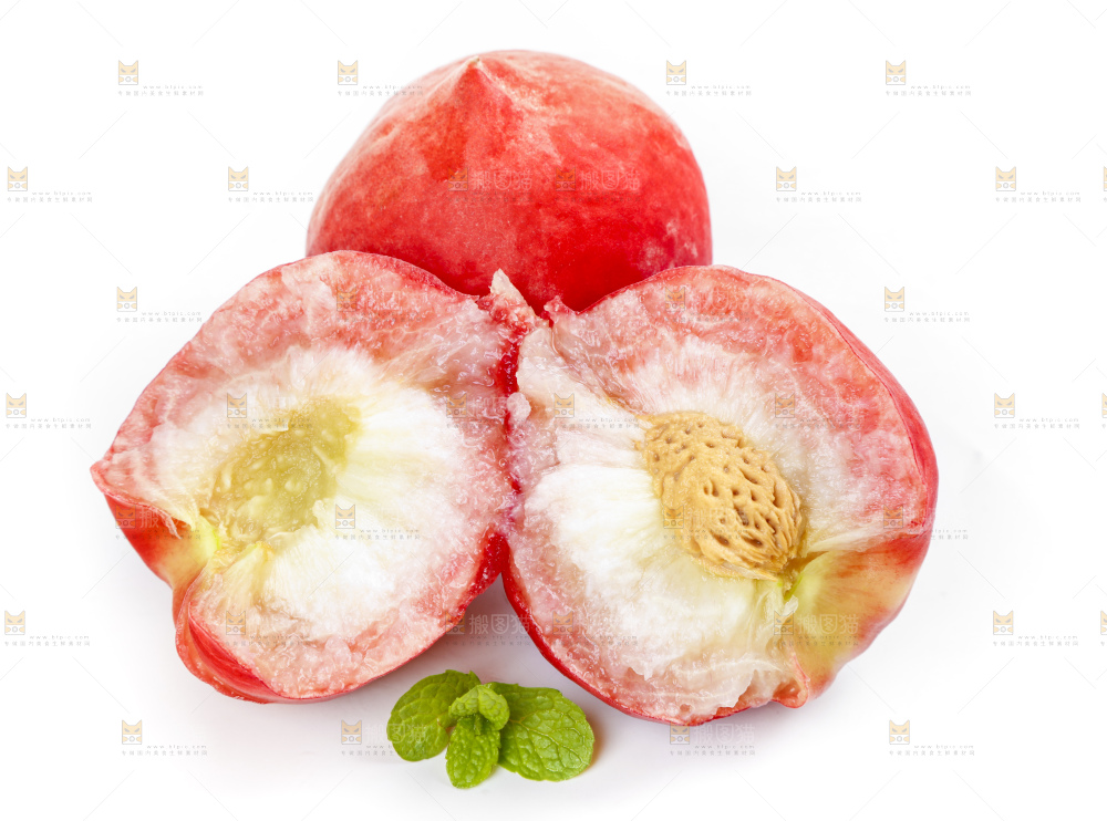 浅底上放着陕西水蜜桃