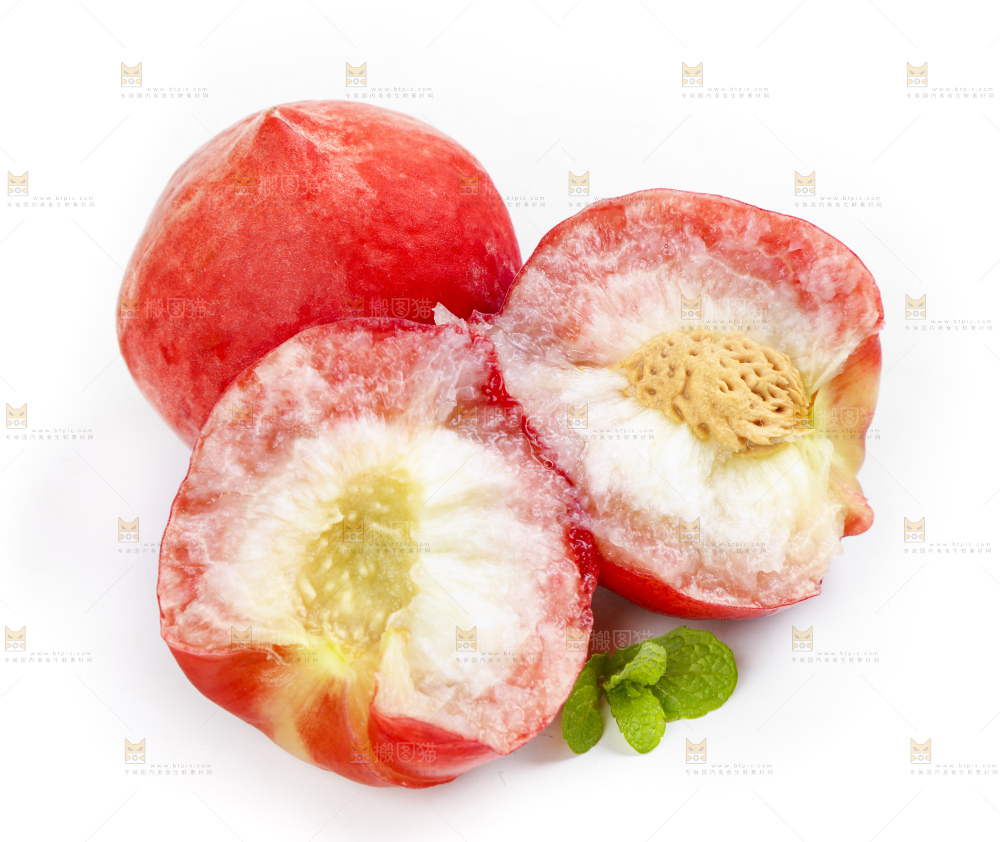 浅底上放着陕西水蜜桃