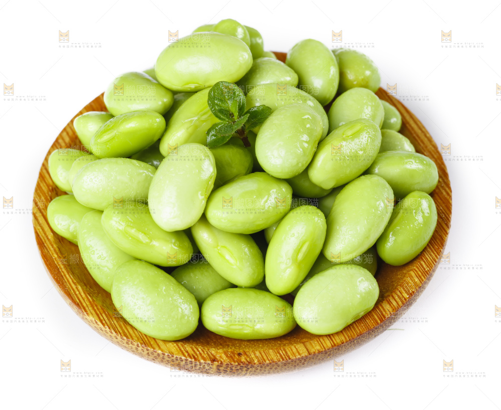 碟子里装着青豆
