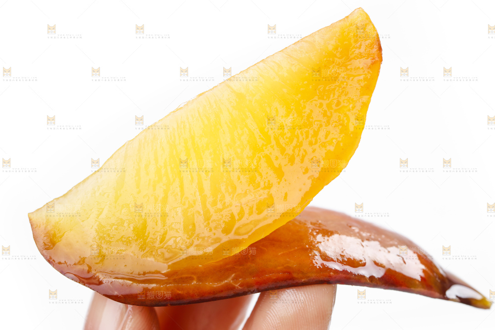 手里拿着黄肉黑布李
