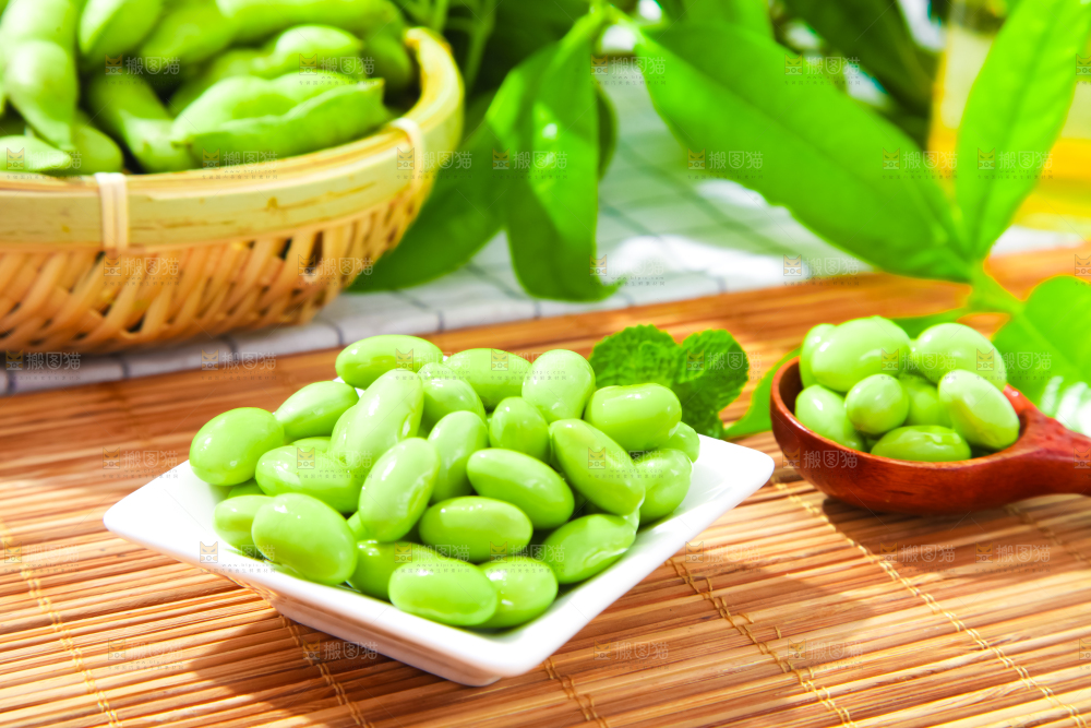 盘子里装着青豆
