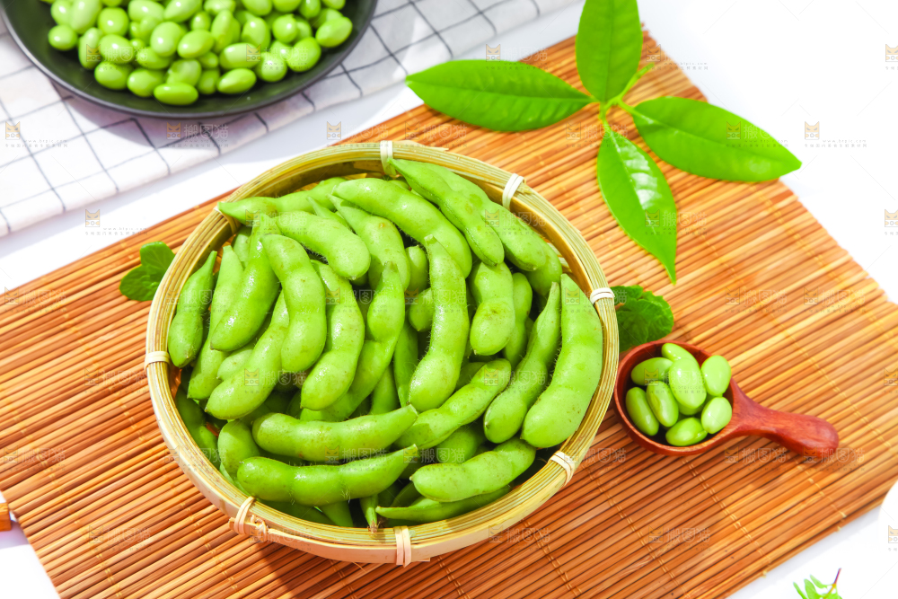 篮子里装着毛豆