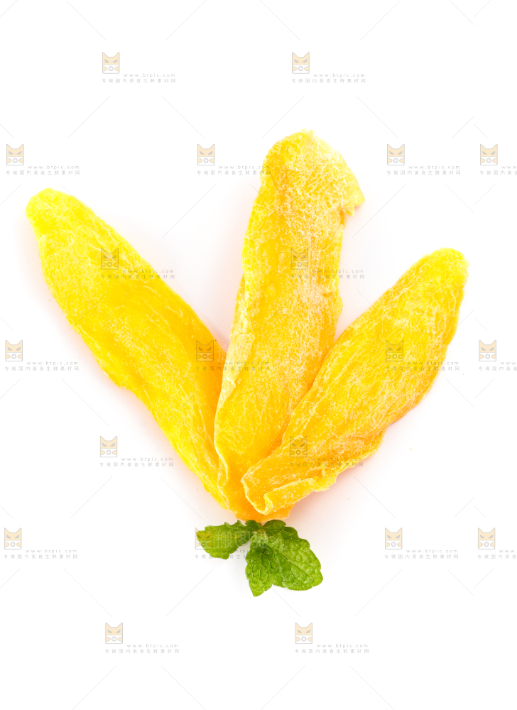 白底上摆放着芒果干