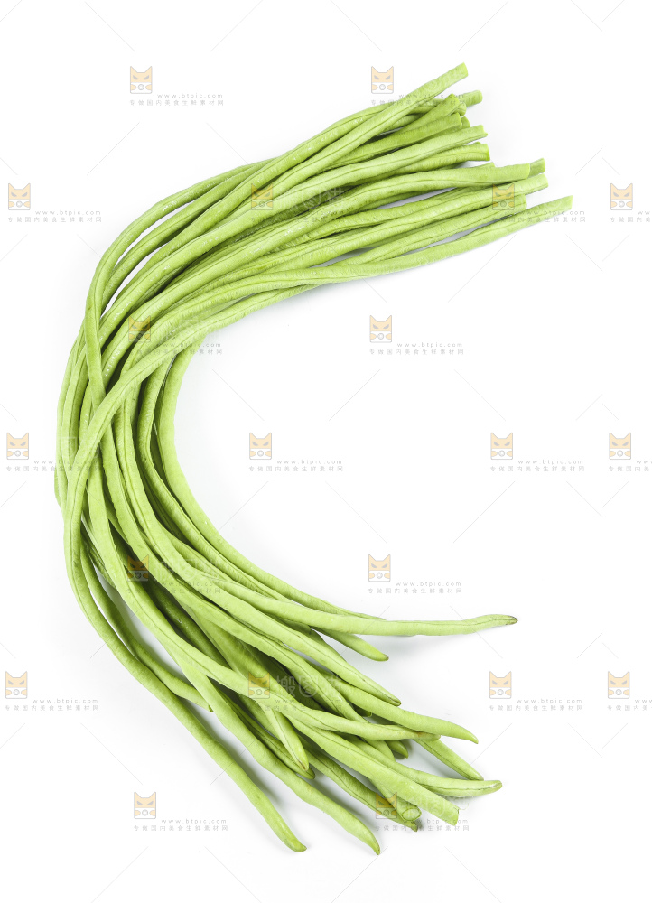 白底上摆放豇豆