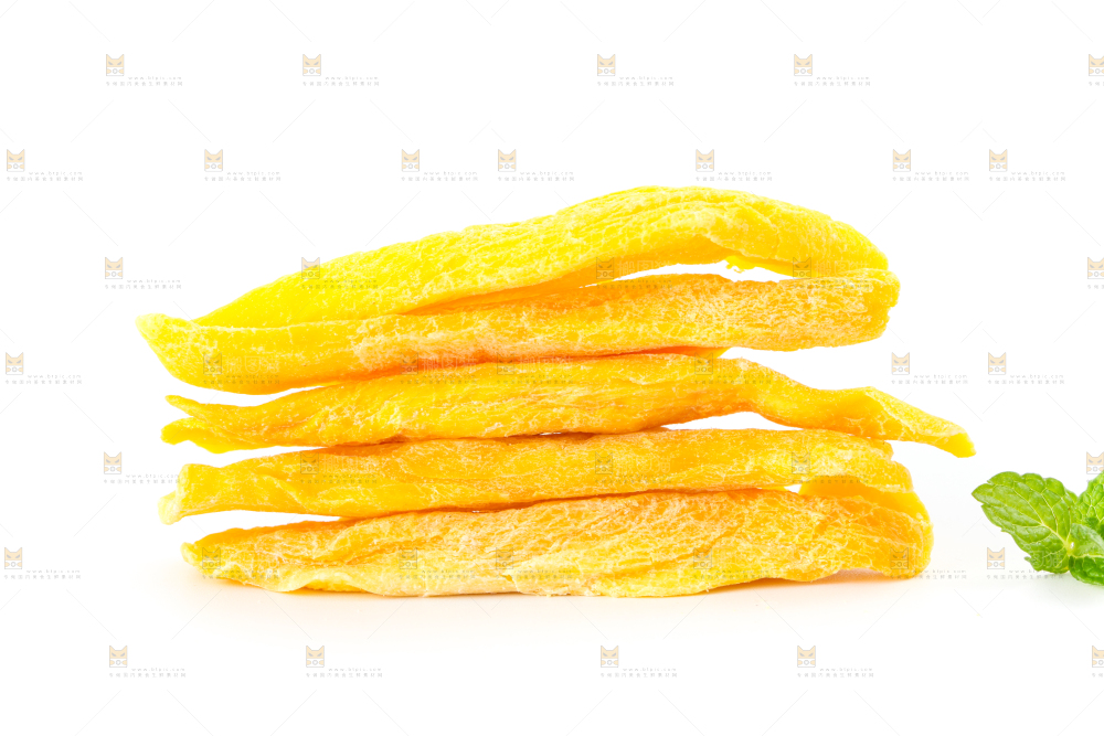 白底上摆放着芒果干