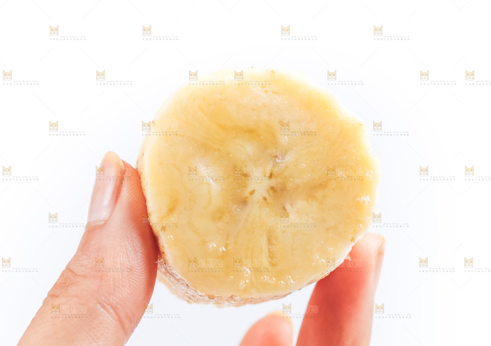 手里拿着香蕉