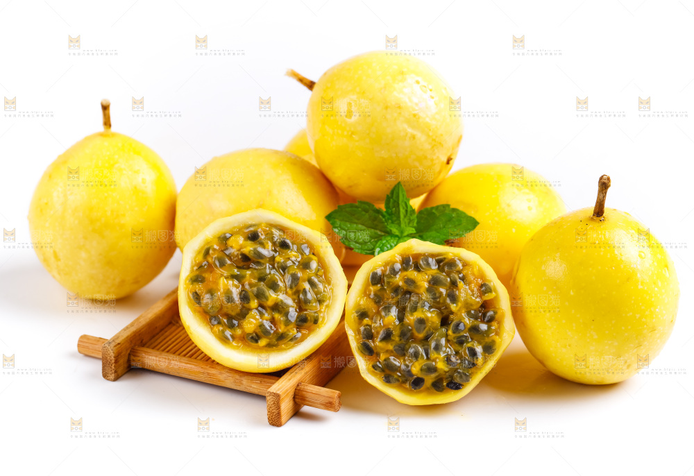 白底上摆放着海南黄金百香果