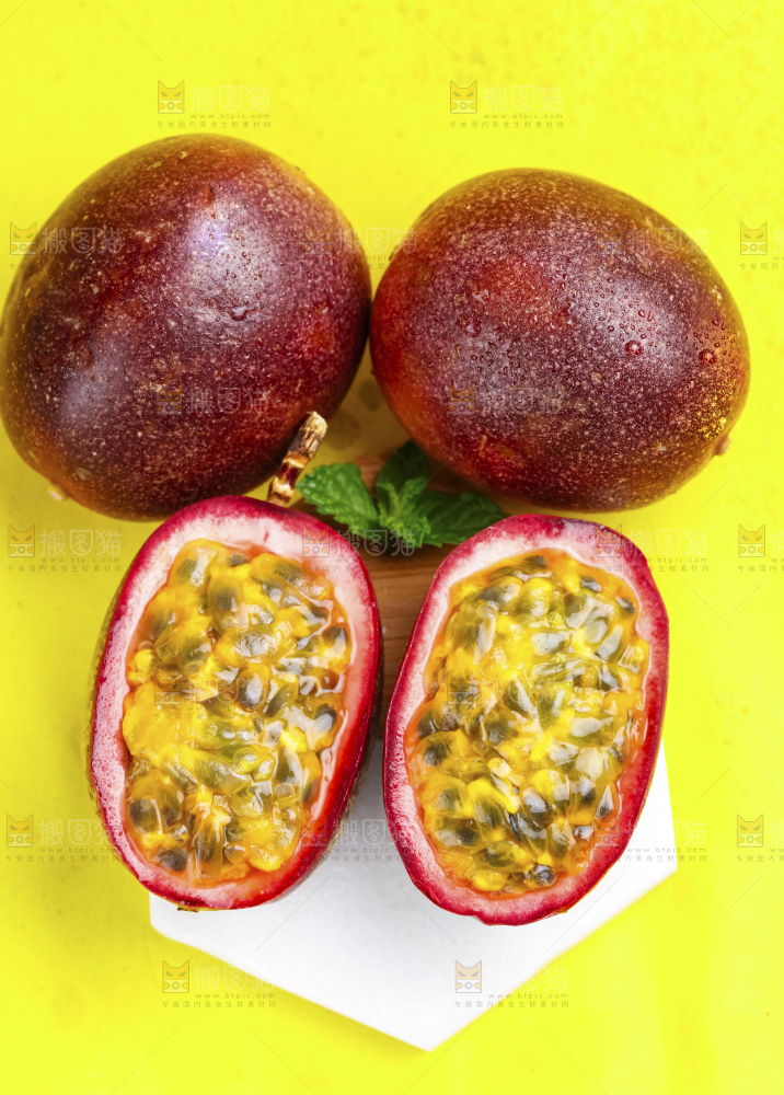 浅底上摆放着广西紫皮百香果