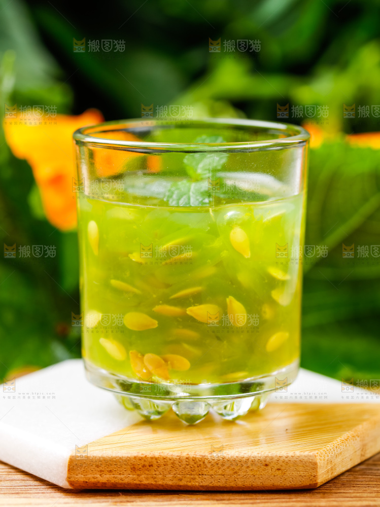 杯子里装着火参果果汁