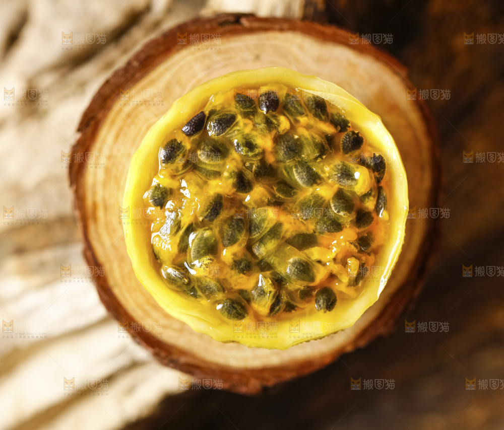 木底上放着黄金果