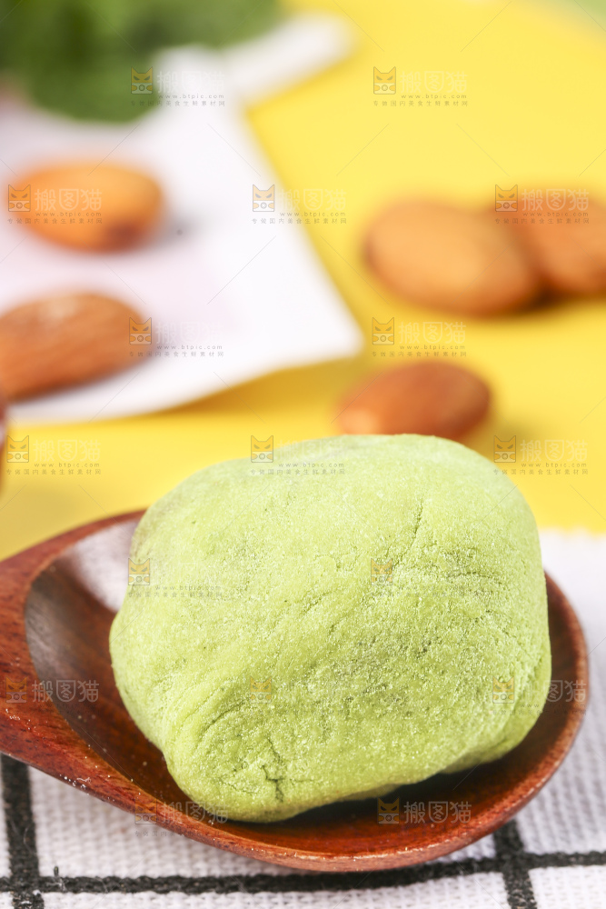 勺子里的抹茶味奶枣
