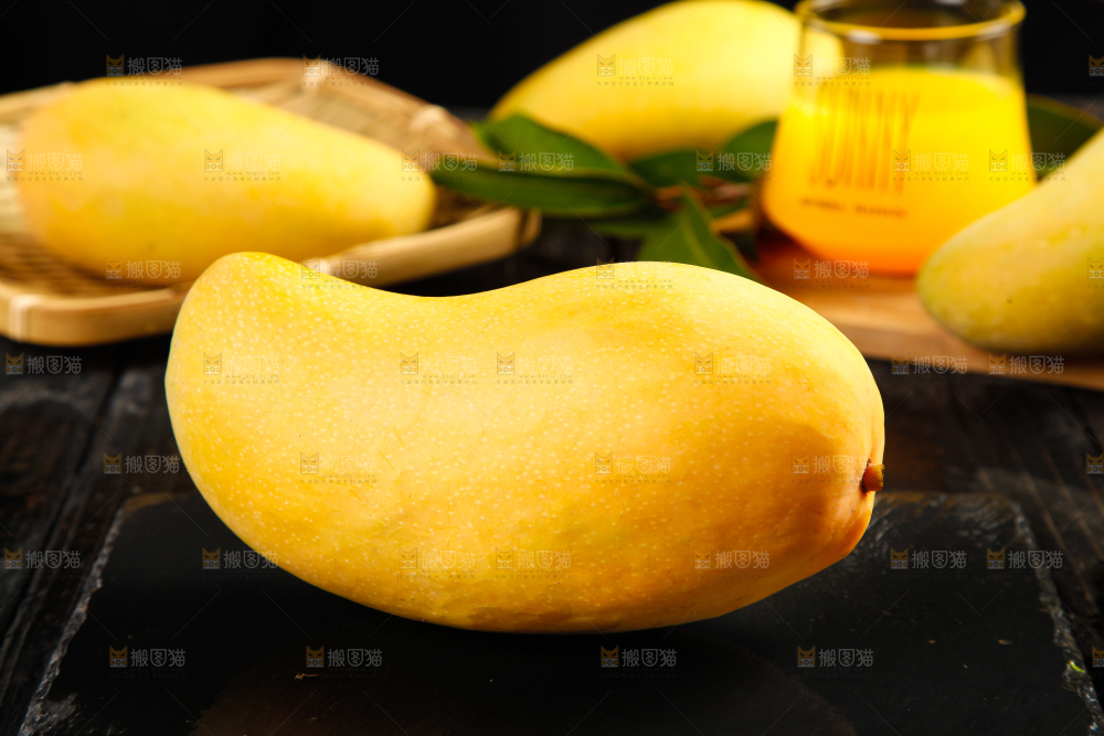 黑底上的水仙芒