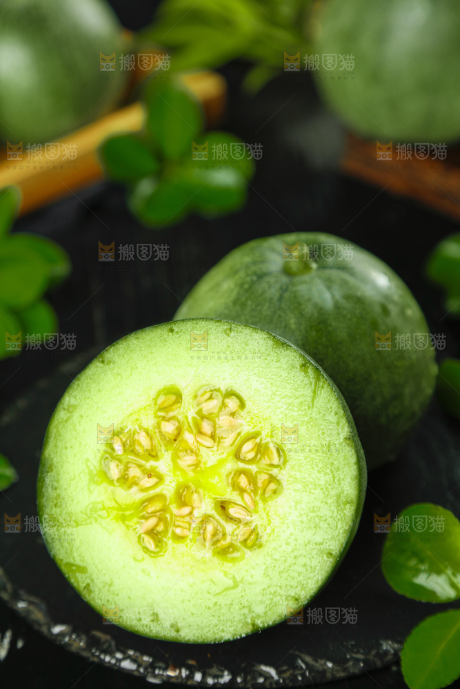 黑底上的甜瓜