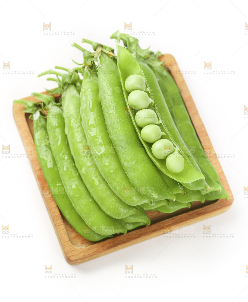 木盘里的豌豆荚