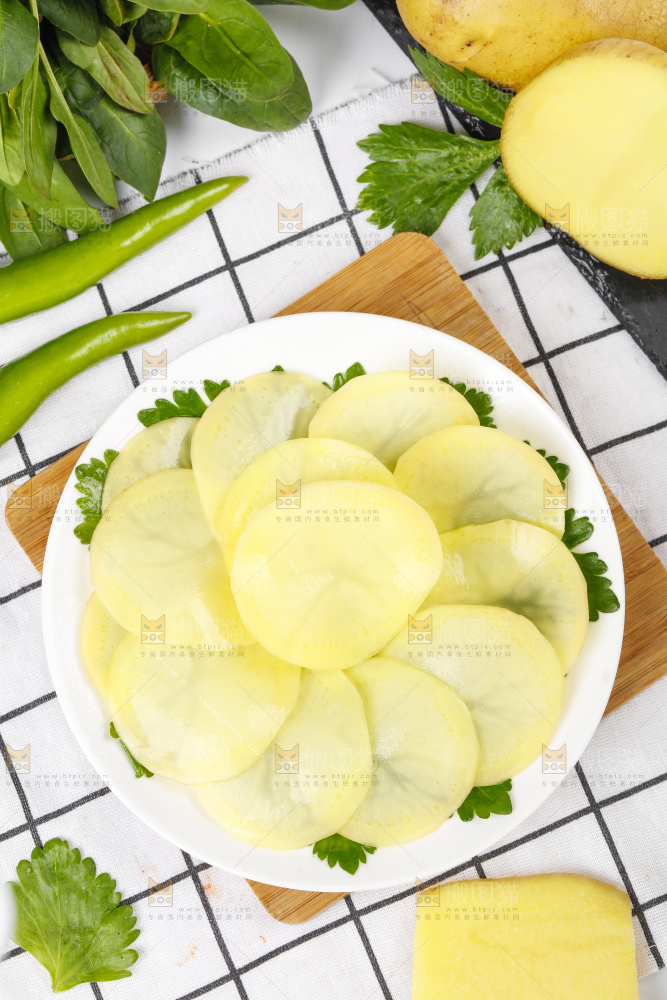 格子底上的土豆