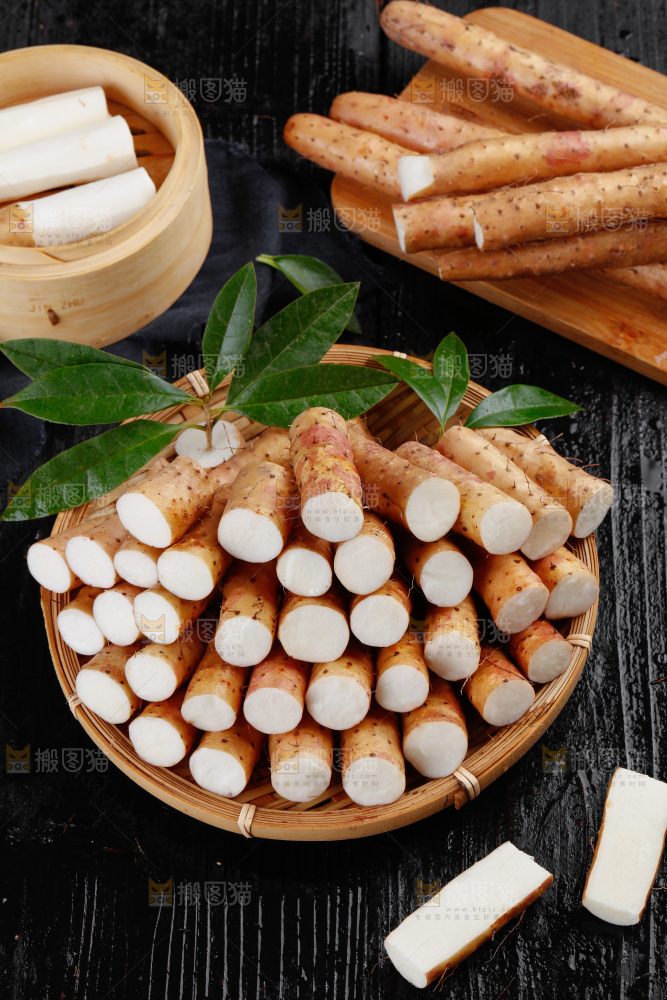 篮子里装着山药