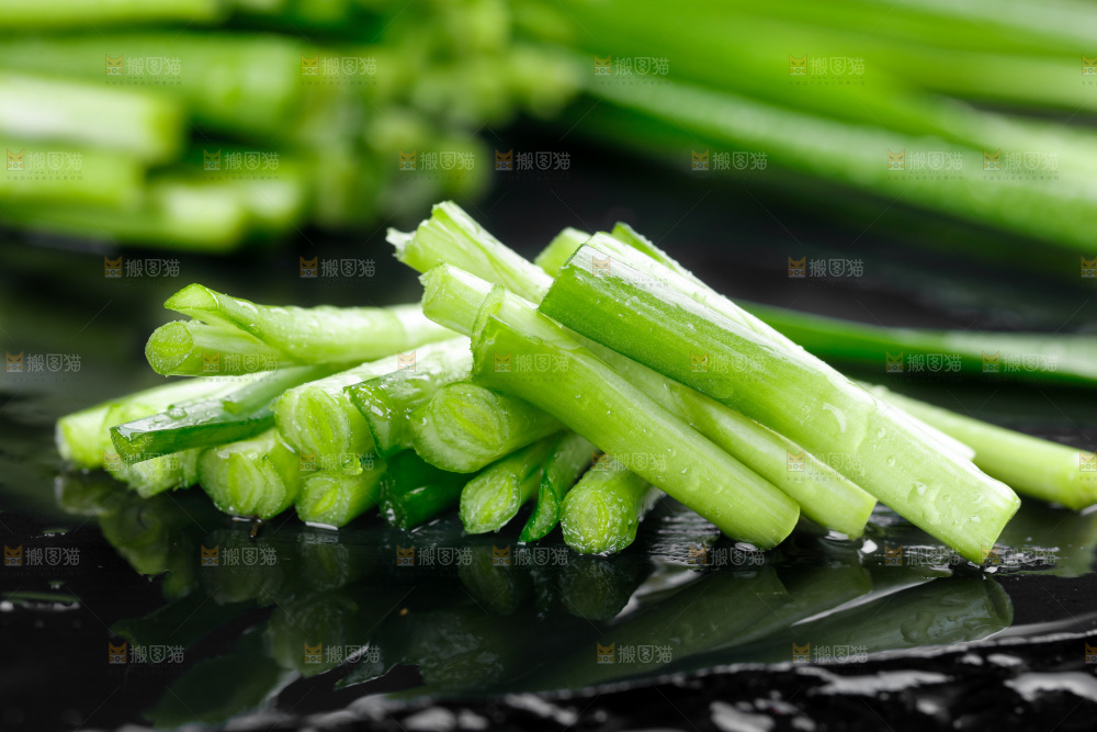 黑石板上的韭菜