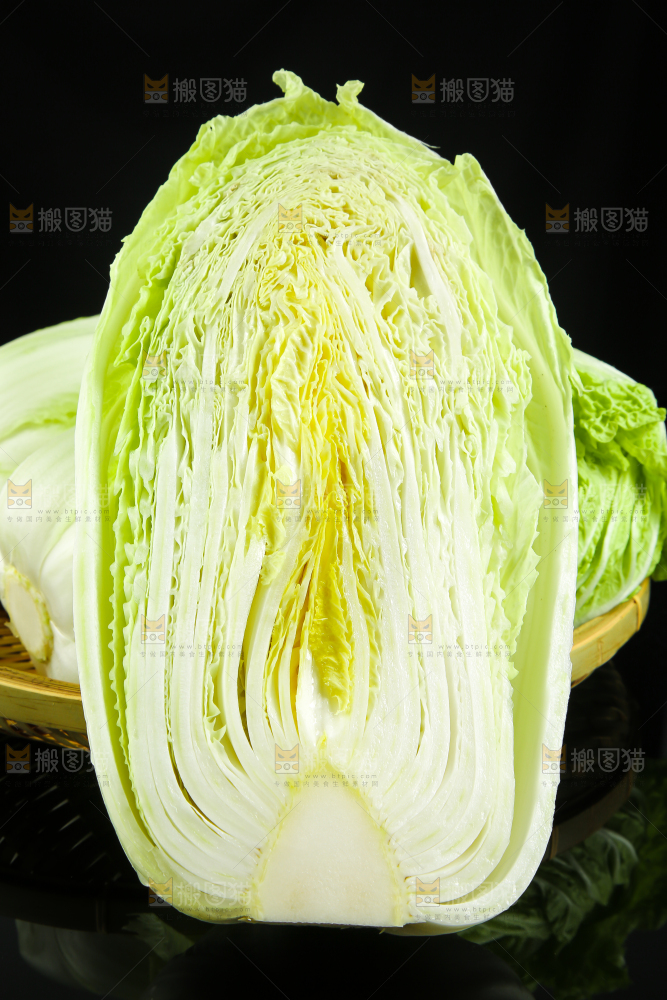 黑底上的黄心大白菜