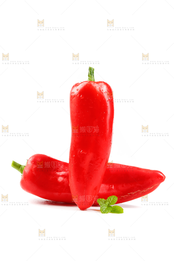 白底上的红菜椒