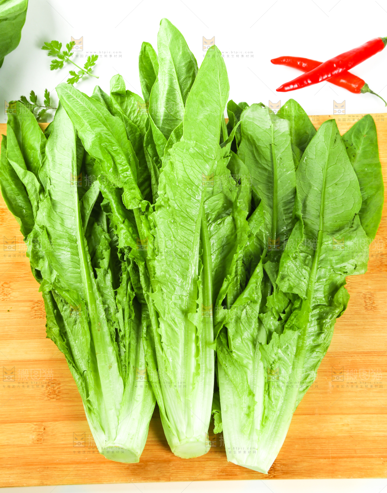 木板上的嫩油麦菜