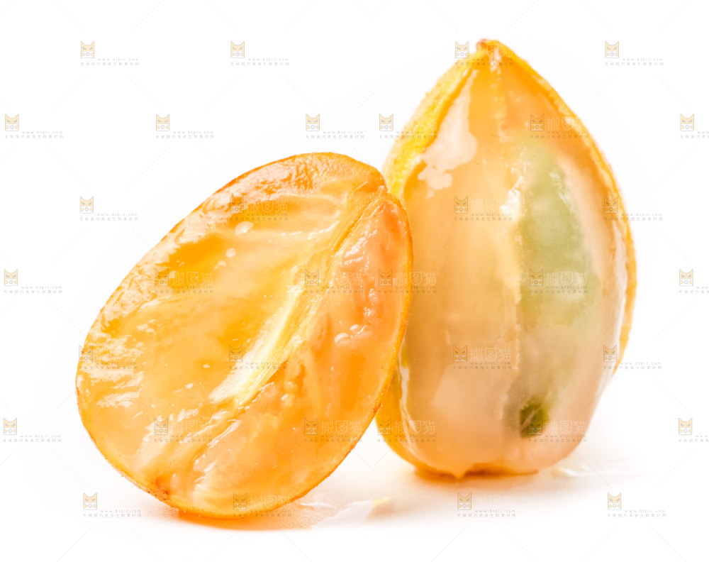 浅底上摆放着黄皮