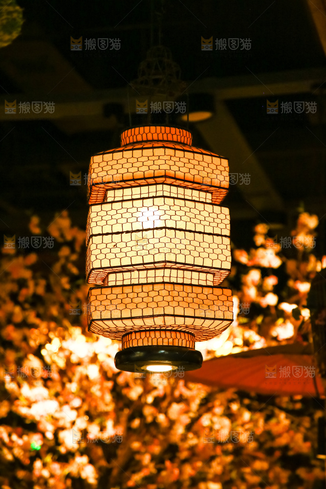 夜市里的古典灯笼