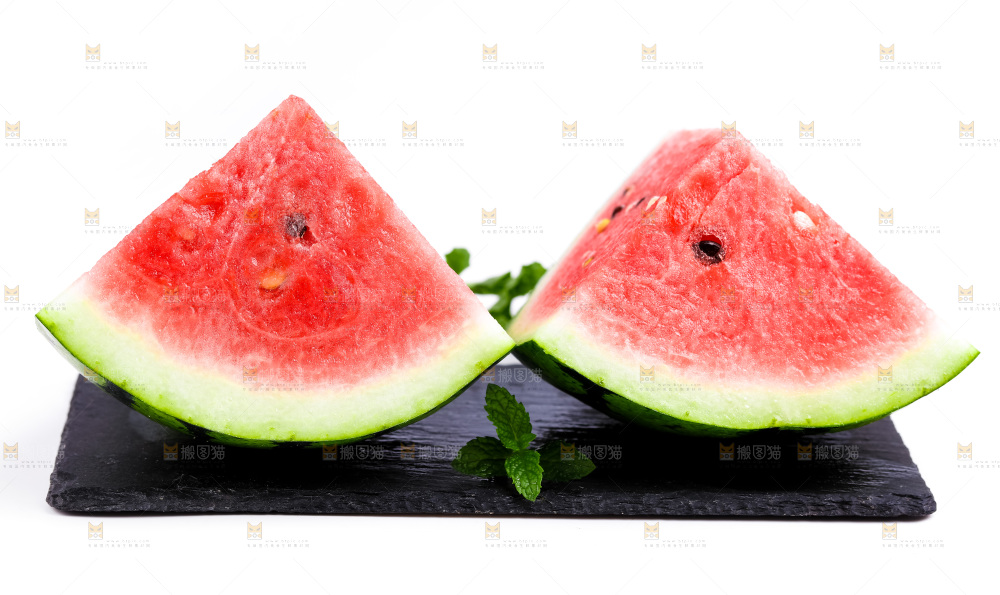 黑石板上摆放着麒麟瓜