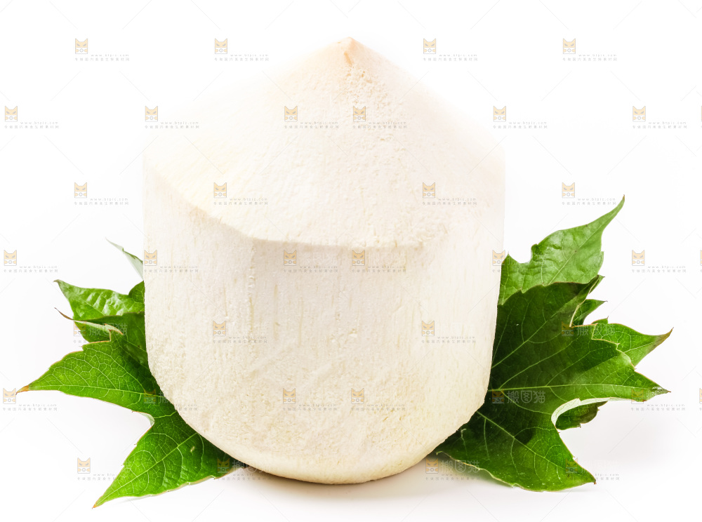 白底摆放着椰子
