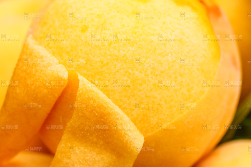 剥皮了的黄桃