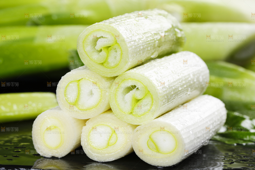 石板上的山东大葱