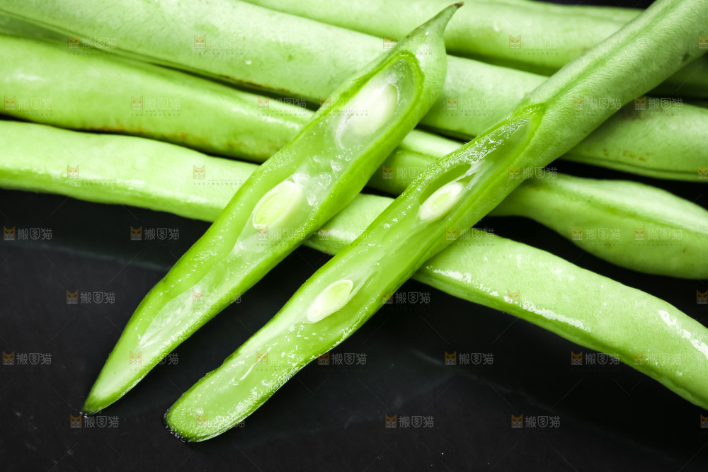 深底上切开的广西新鲜四季豆
