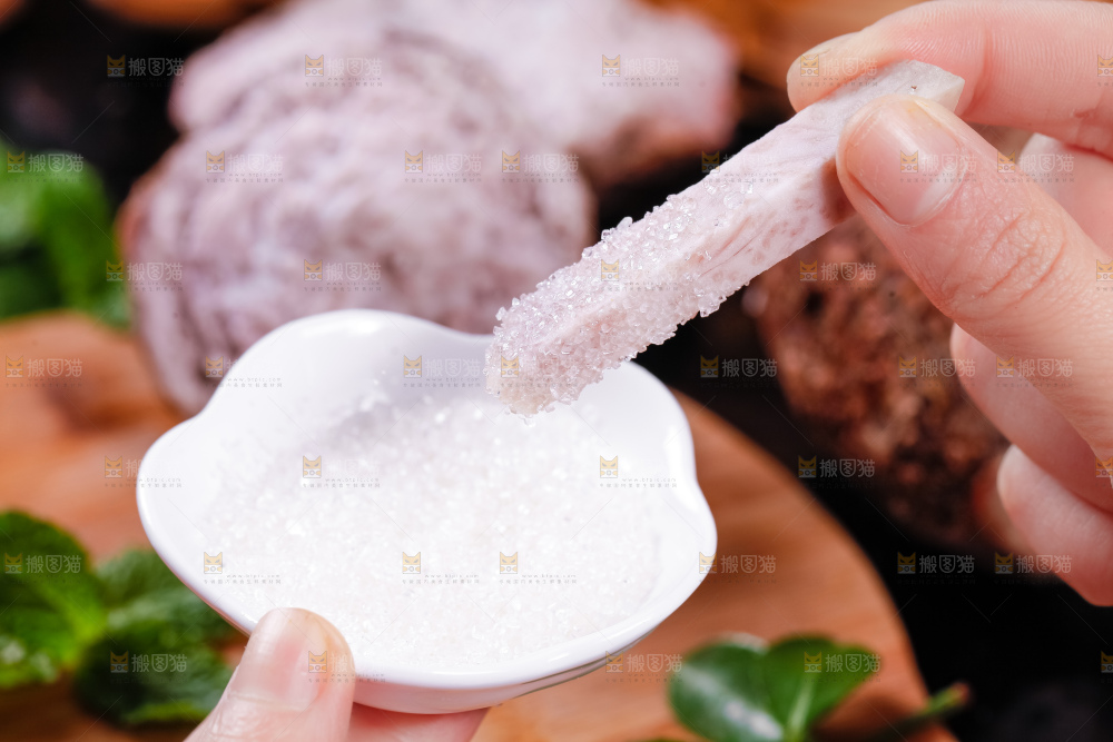 蘸着糖的大芋头