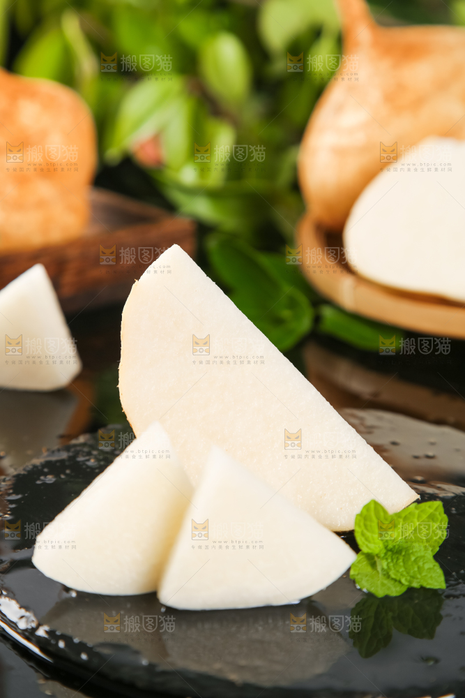 黑石板上的白凉薯