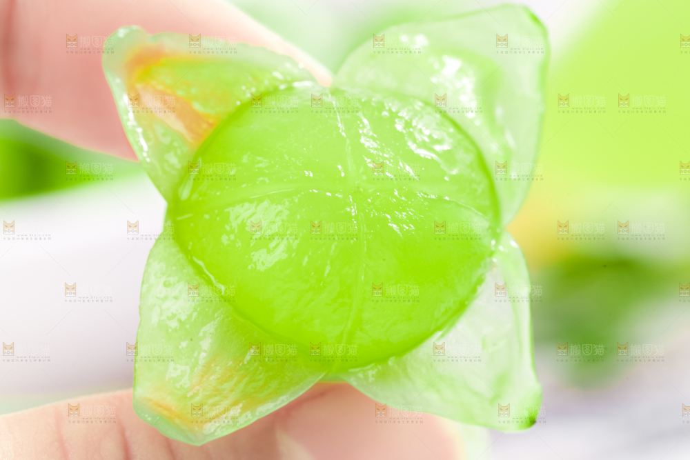 剥皮的无籽青提