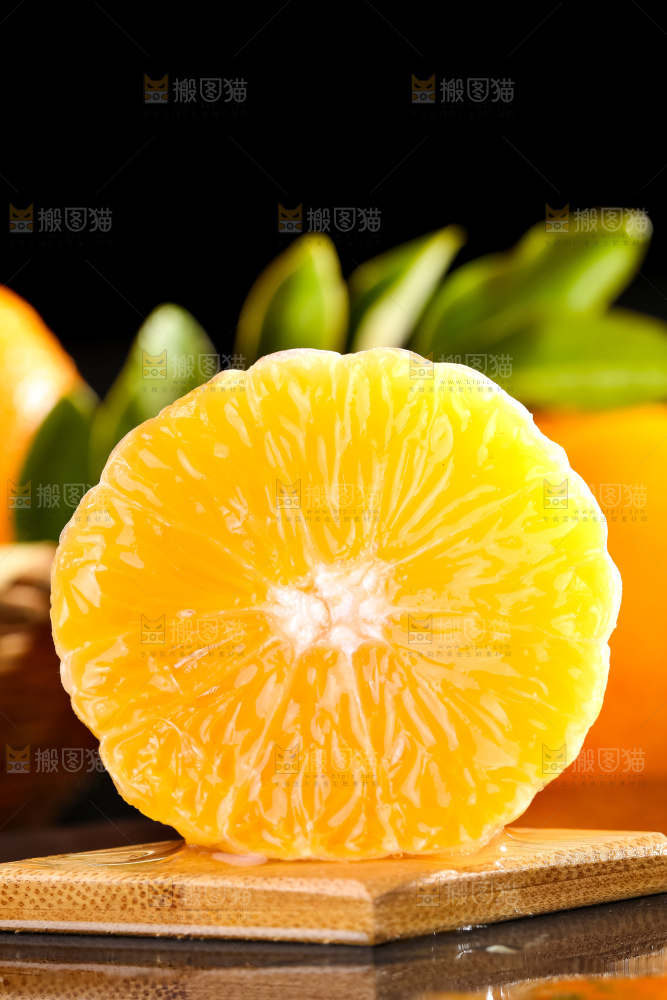 深底上放着高山甜橙