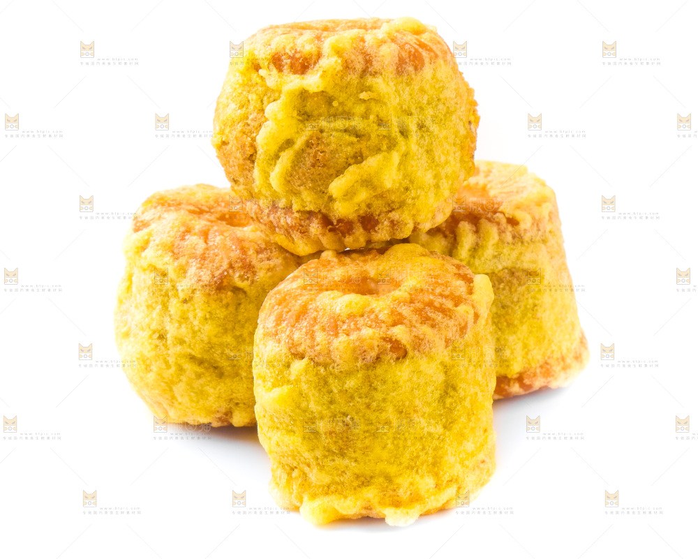 白底上的绿豆饼