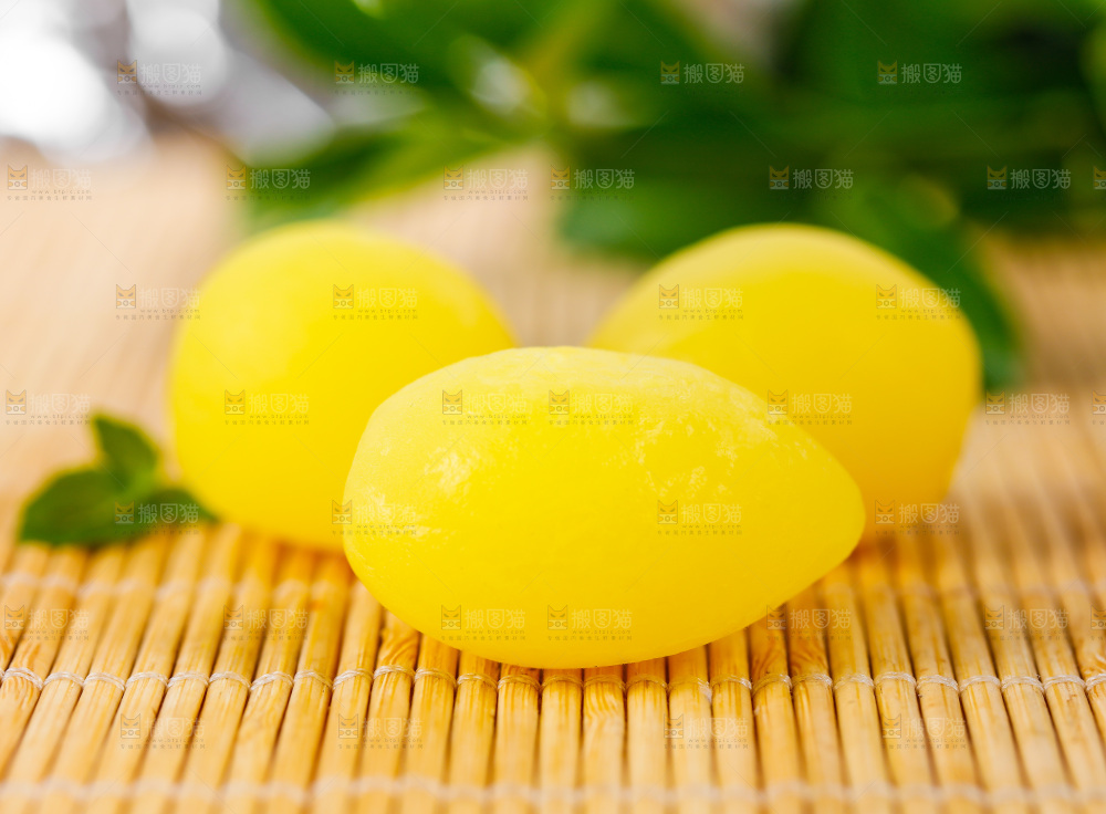 木底上的潮汕黄橄榄
