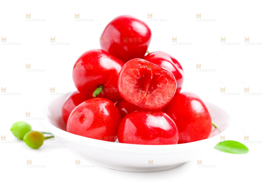 白底上放着一盘烟台樱桃