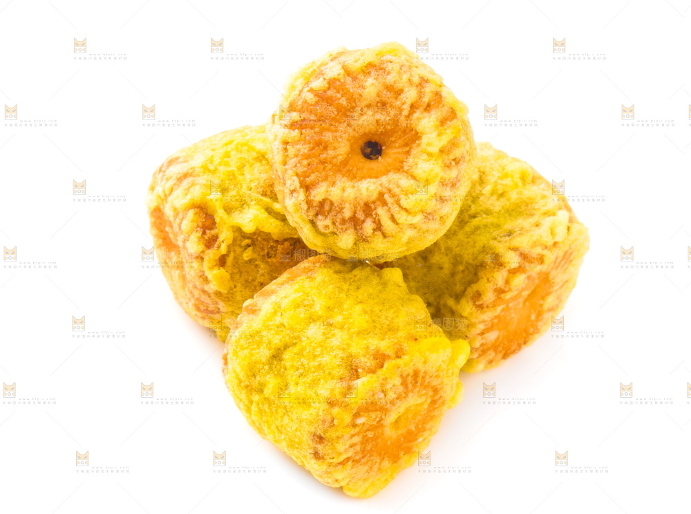 绿豆糕放在白底上