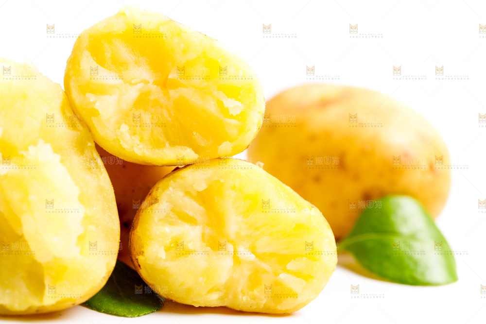 白底上的黄心土豆