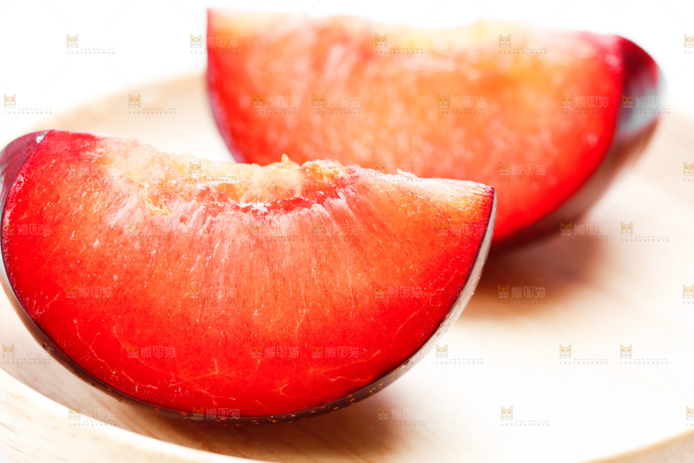 白底上的黑布林