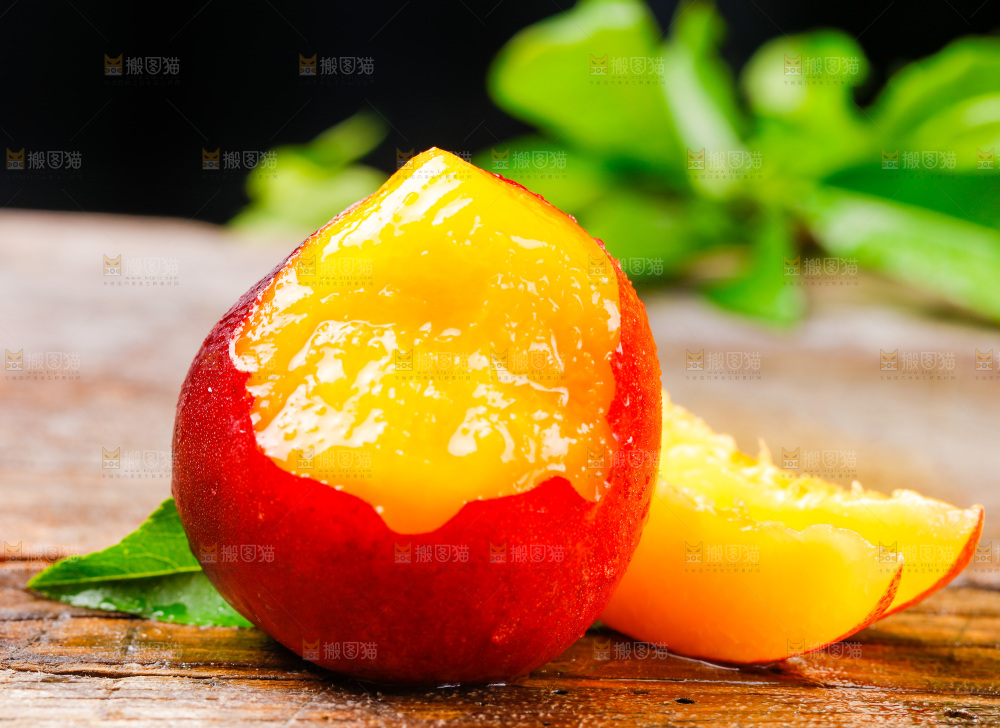 深底上的山西黄心油桃