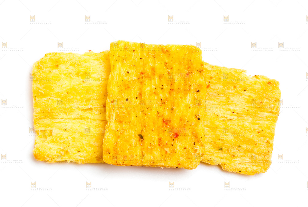 白底上放着麻辣锅巴