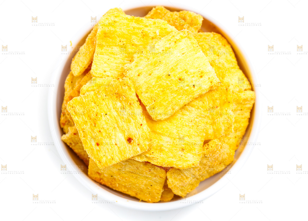 白底上放着麻辣锅巴