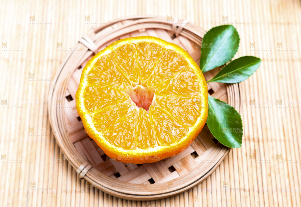 木底上放着新鲜丑八怪
