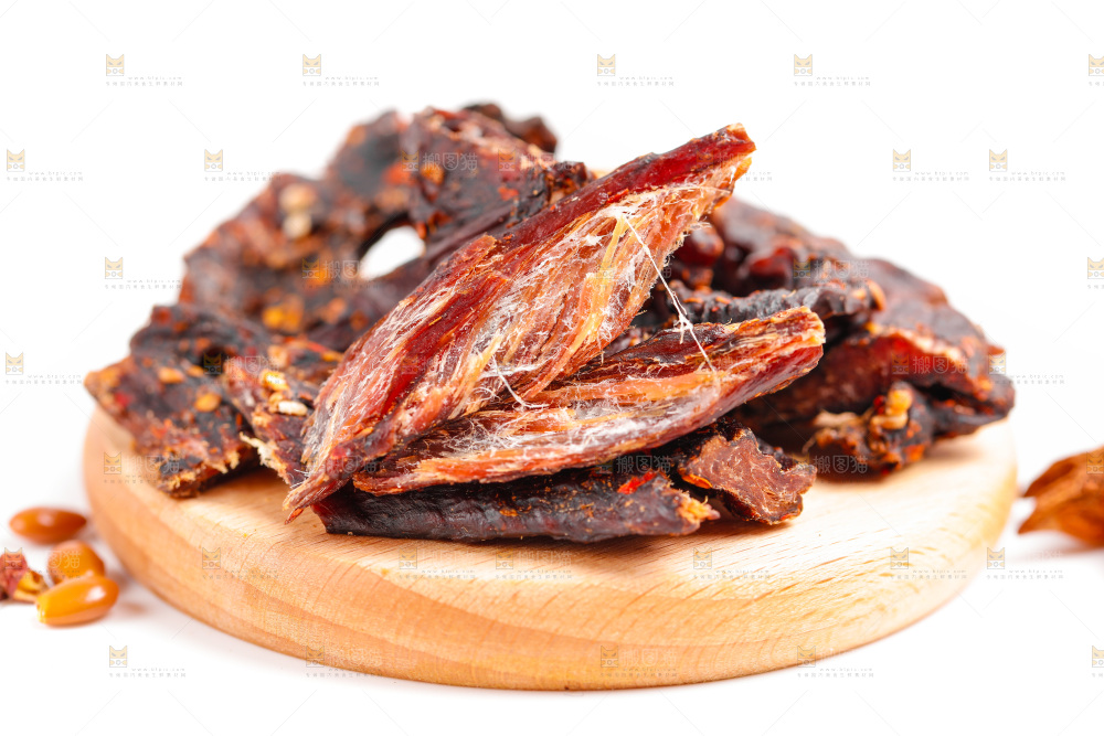 白底上的牛肉条