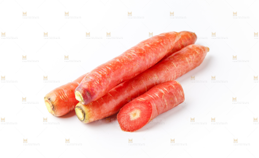 白底上的红胡萝卜